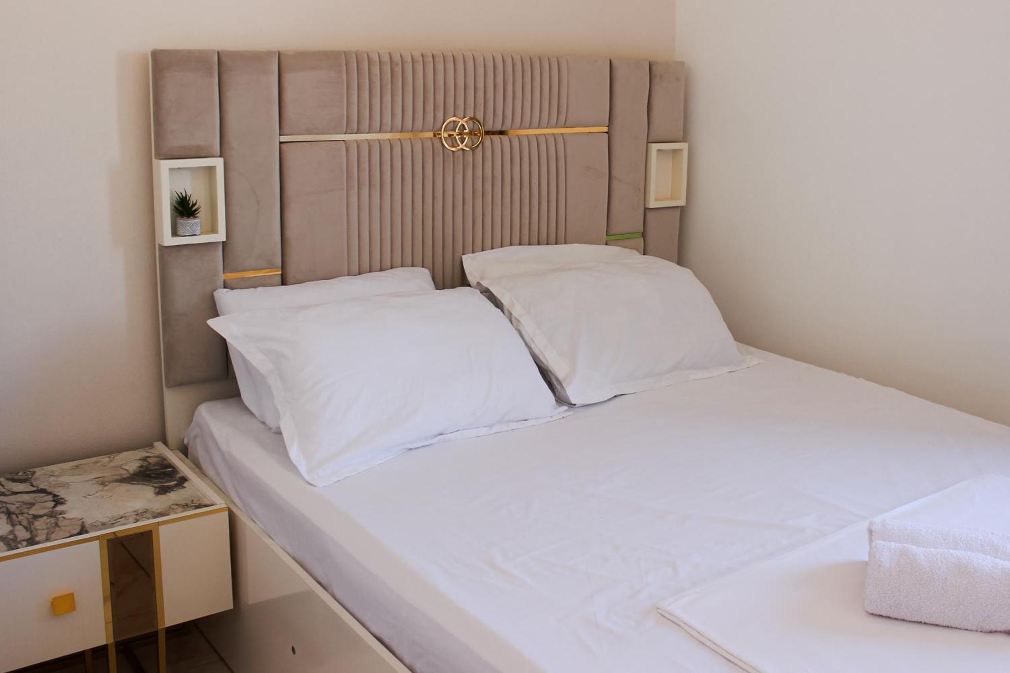 M&H Apartments Улцинь Екстер'єр фото